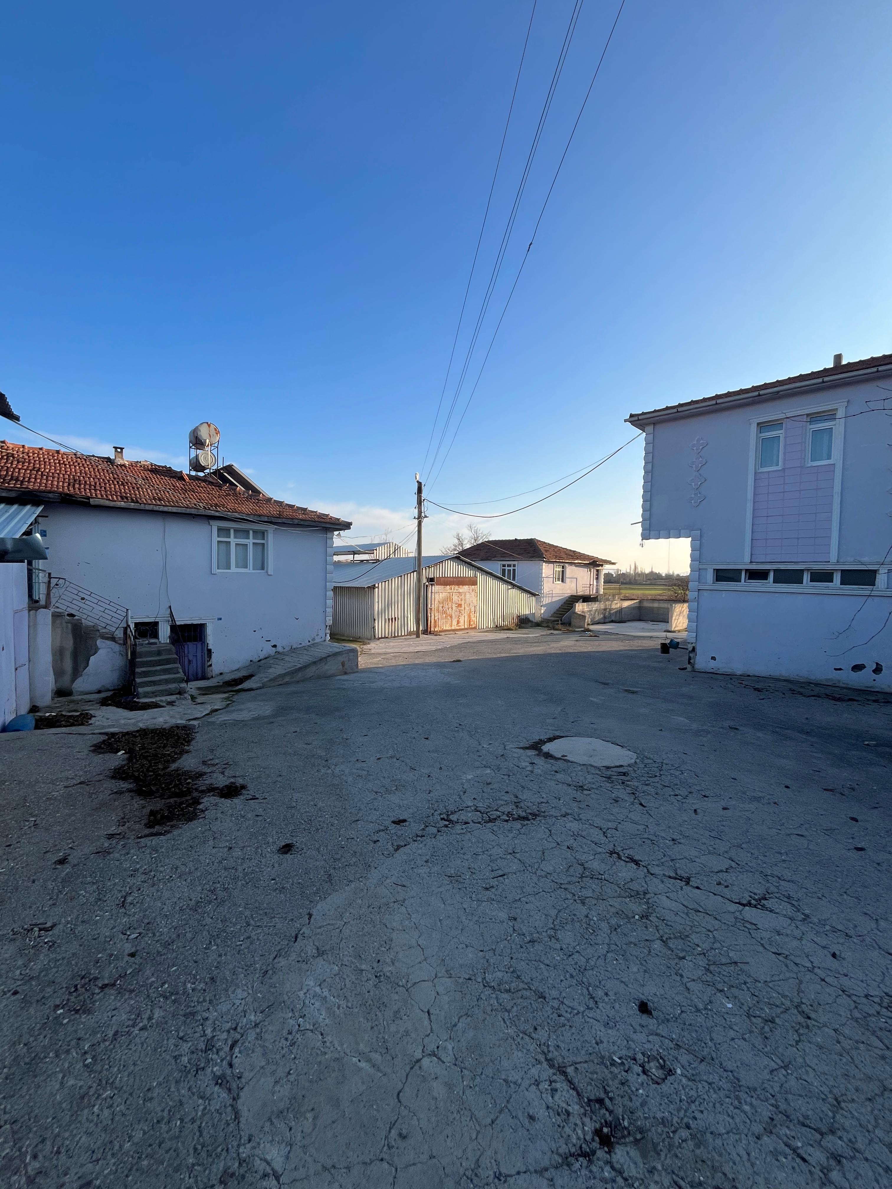 MABEL'DEN KURULU DÜZEN BESİ ÇİFTLİĞİ